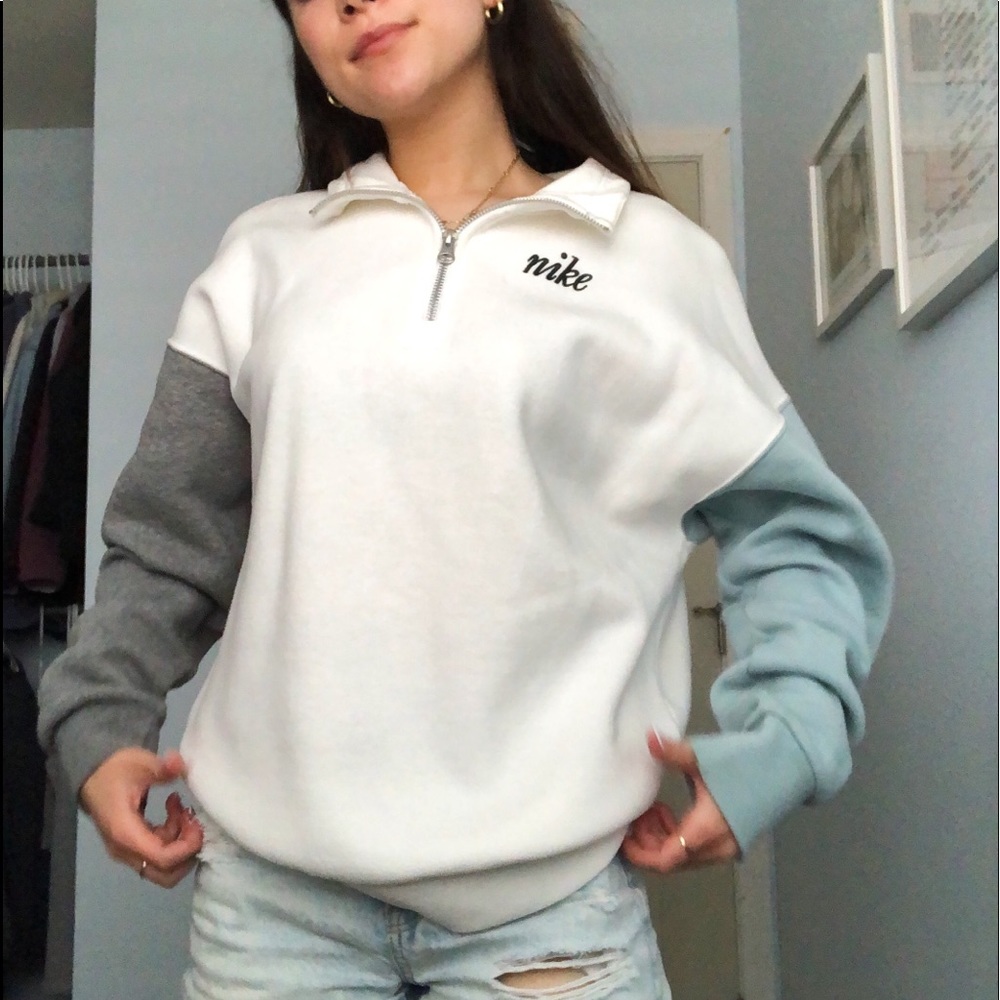 Nike | Vintage-Style Quarter-Zip Colorblock Pullover